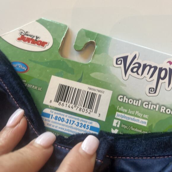 Vampirina 78050 Boo-Tiful Dress - Picture 11 of 13